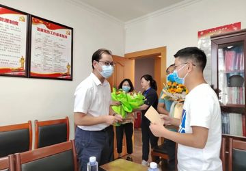 “‘医’心向党 踔厉奋进”——各级领导开展医师节慰问活动